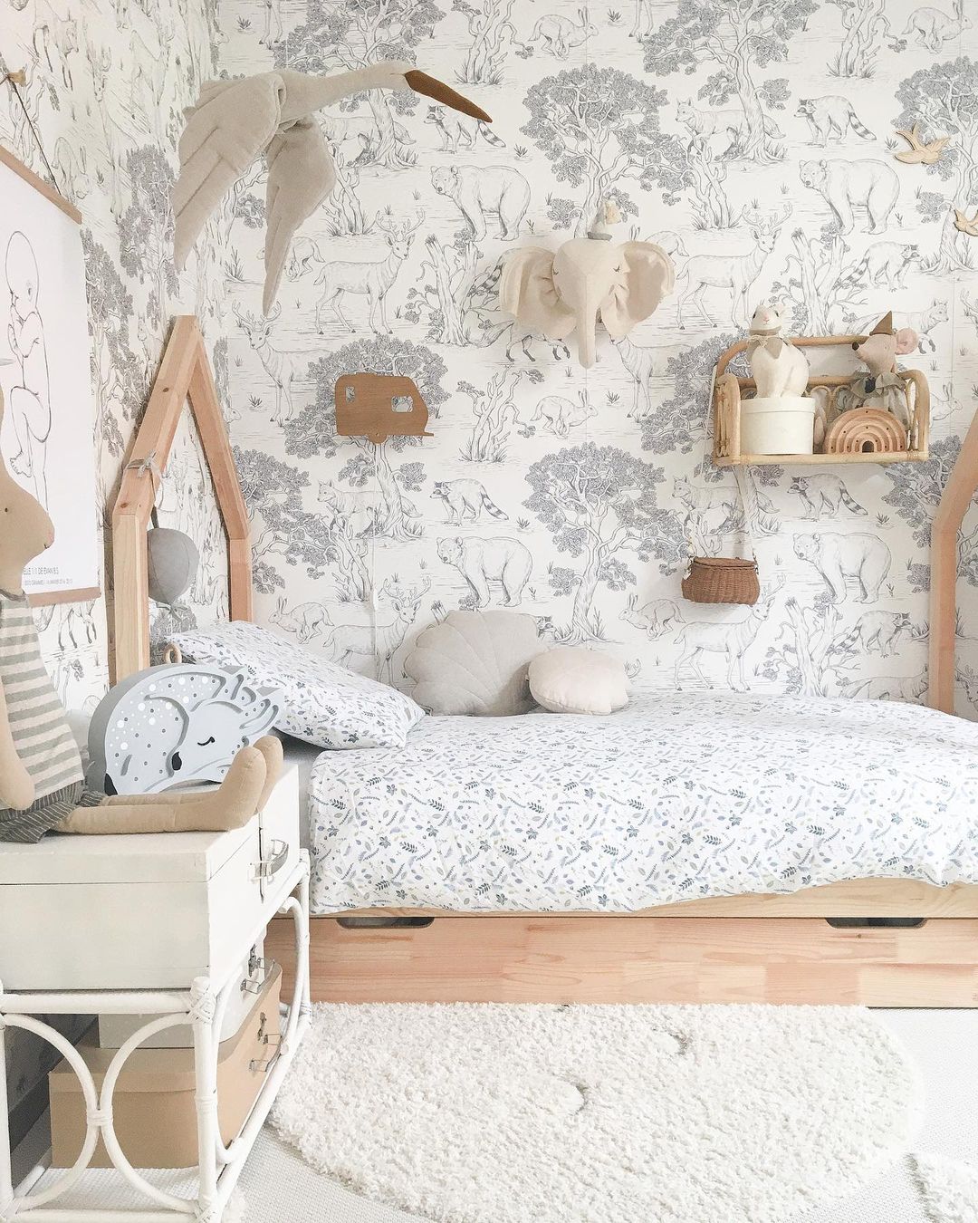 Add Some Magic to Your Kid's Bedroom with Wallpaper
