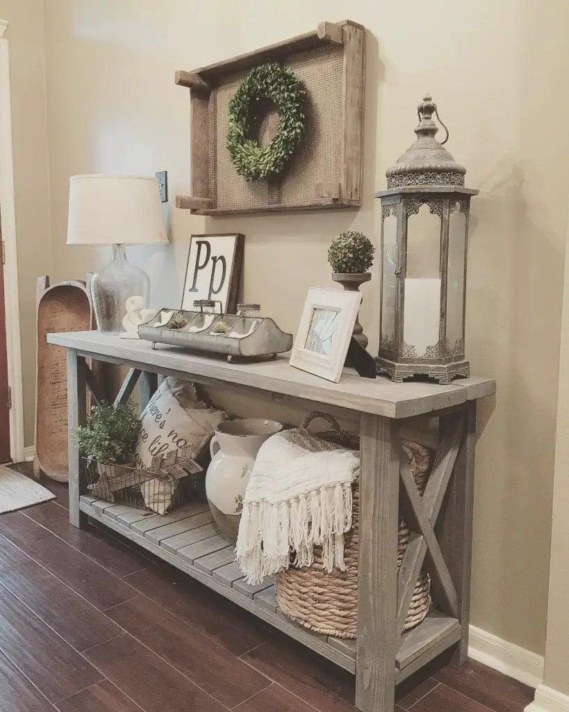 How To Achieve A Beautiful Farmhouse Style Entryway