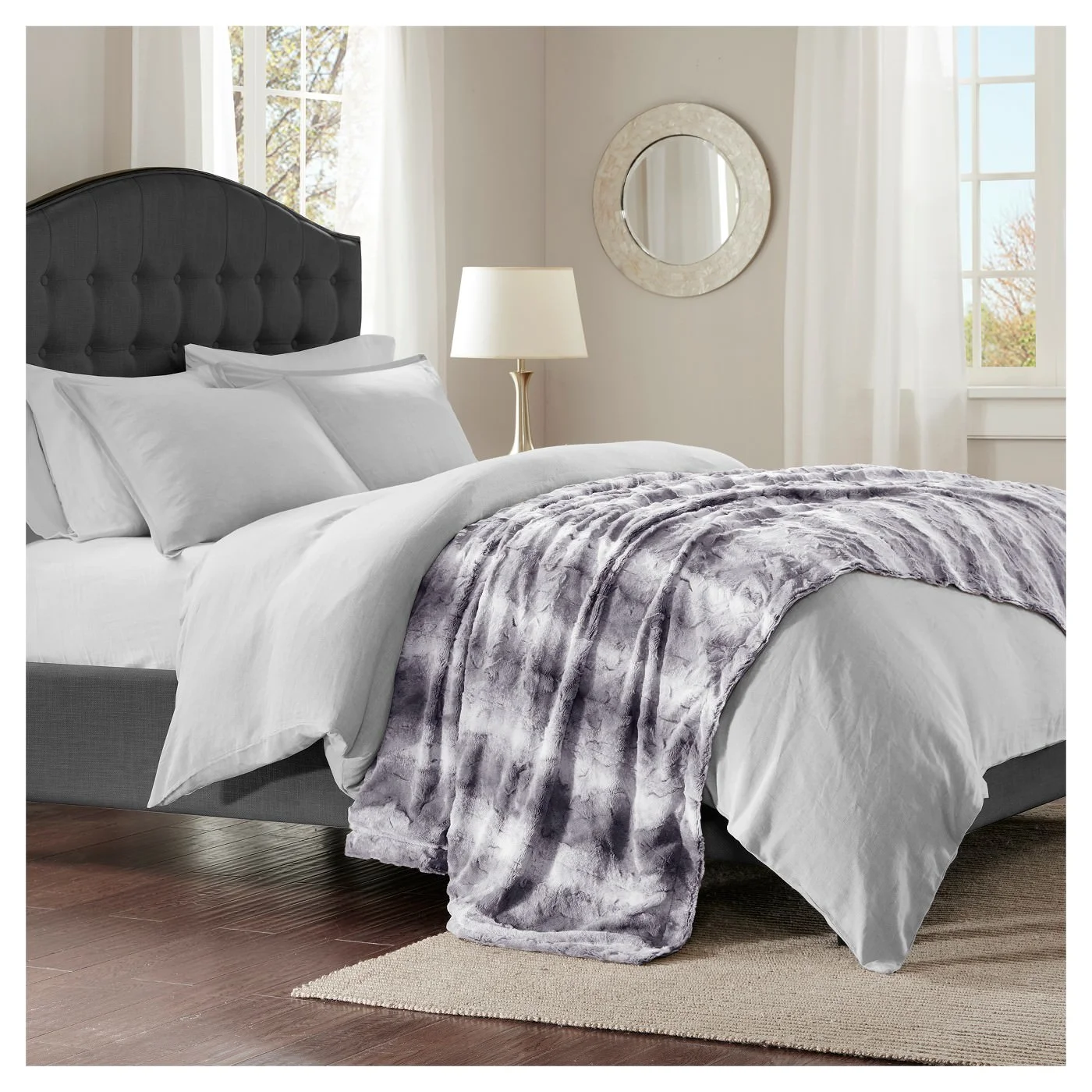Winter Throw Blankets for a Cute & Warm Look