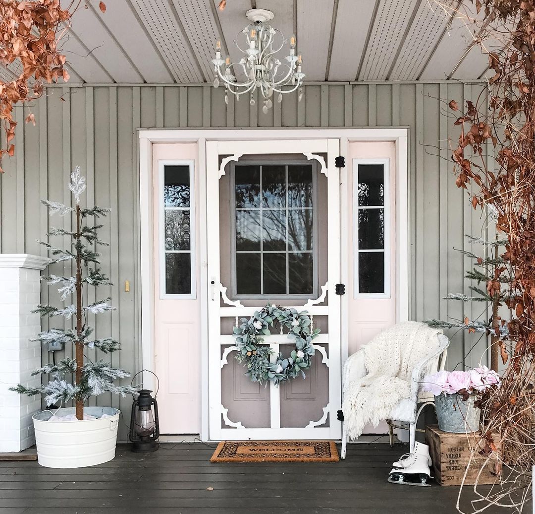 Winter-front-porch-decor