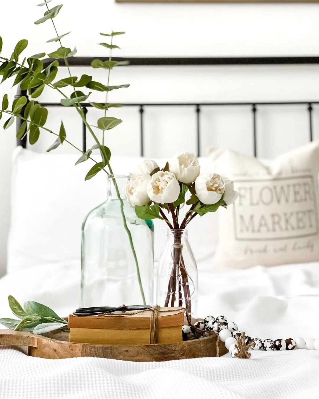 Creating a Relaxing Farmhouse Bedroom Retreat