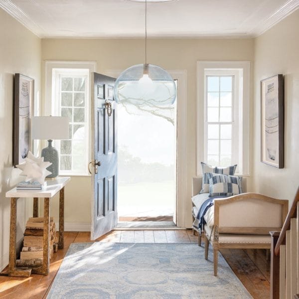 10 Ways to Make Your Entryway Bench Look More Inviting