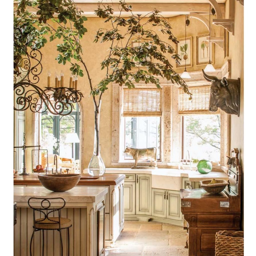 Top 10 Essential Design Elements for a French Country Style Kitchen