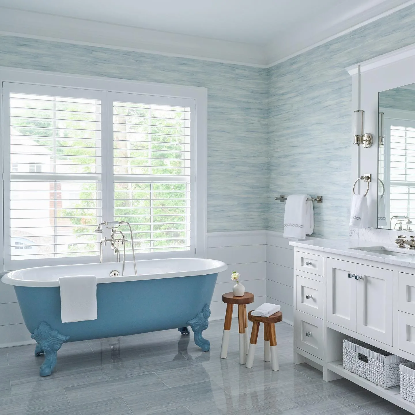 Coastal Bathroom Decor: 10 Decor Ideas for a Relaxing Oasis