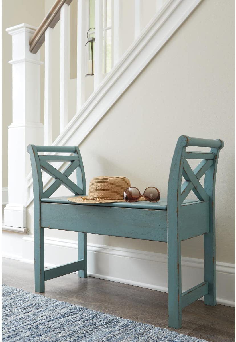 Entryway Elegance: Embrace Rustic Charm with a Stylish Bench