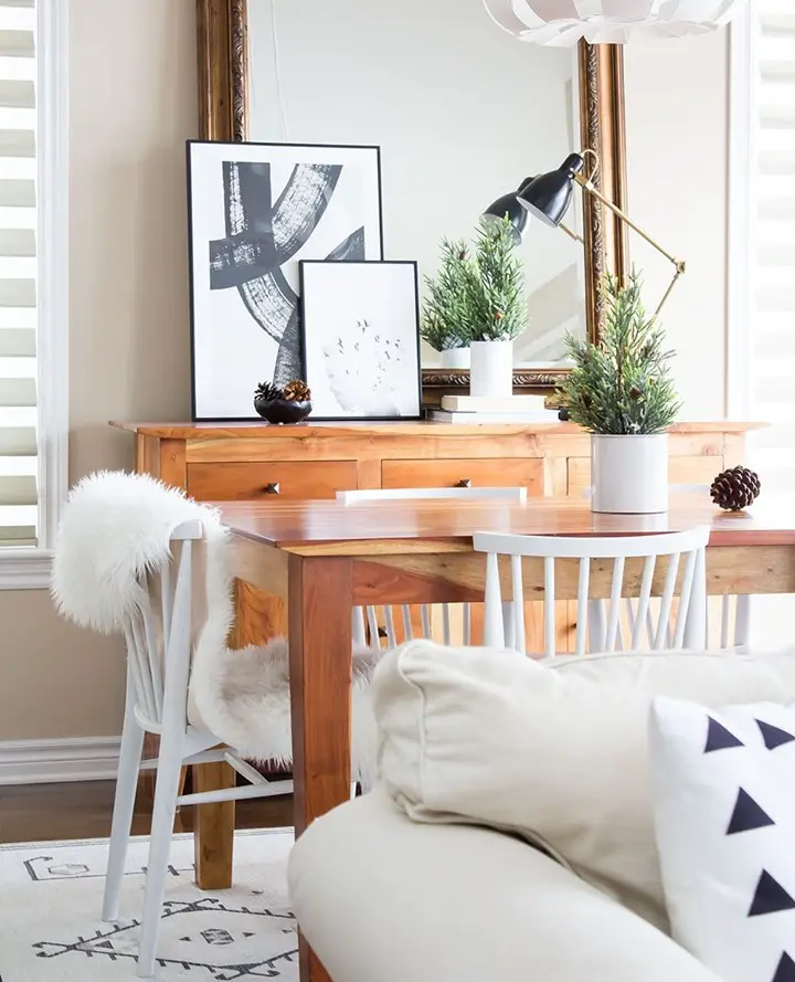 Embracing Minimalism: How to Create a Chic Winter Decor Scheme
