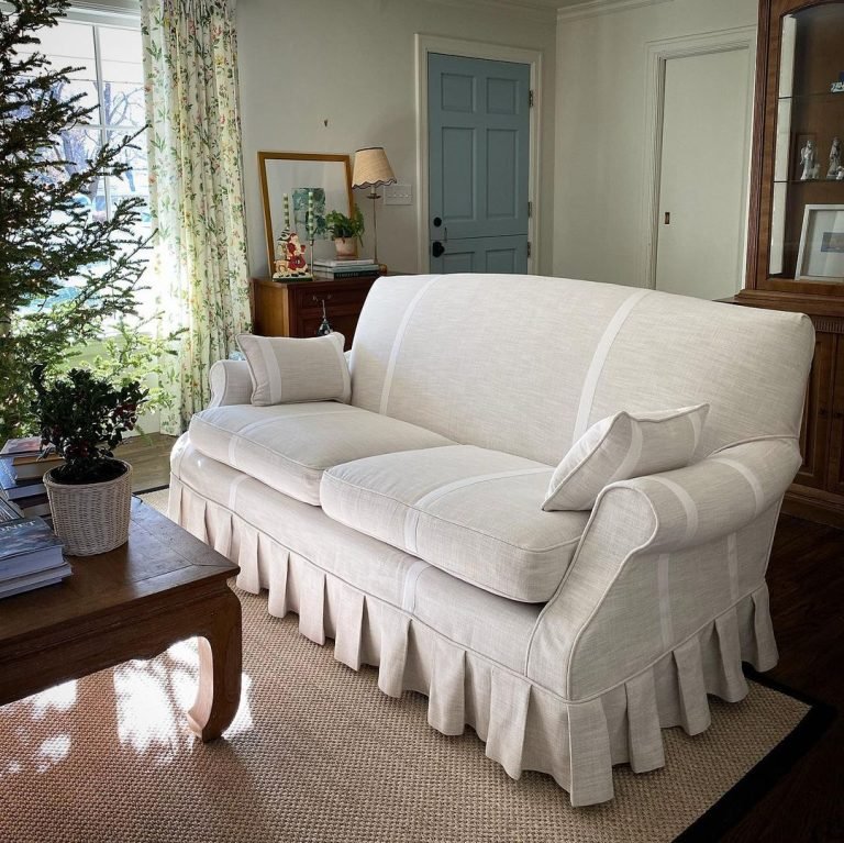 How Slipcover Sofas Enhance Your Living Room's Charm