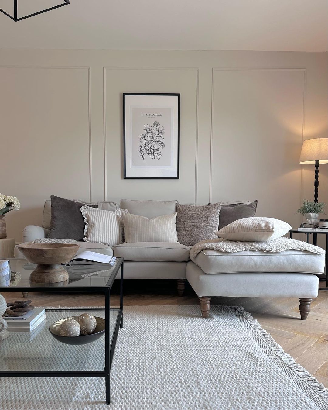 What It Takes to Master Styling like a Pro with Throw Pillows