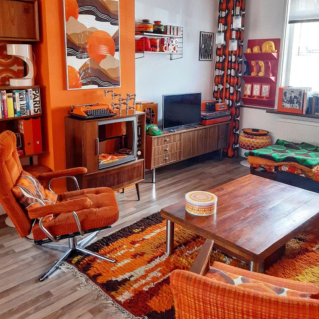 How to Use Bold Retro Colors in Your Home